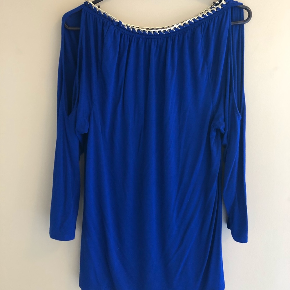 Cable & Gauge blue long sleeve chained top